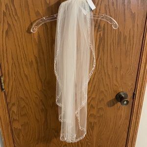 NWT J L Johnson bridals white ivory veil with beading